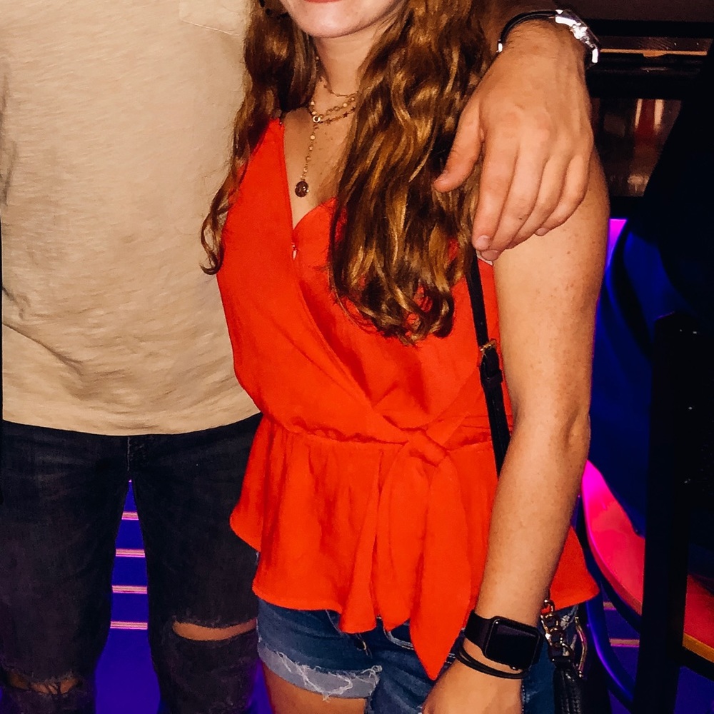 Small red Jun & Ivy tank top